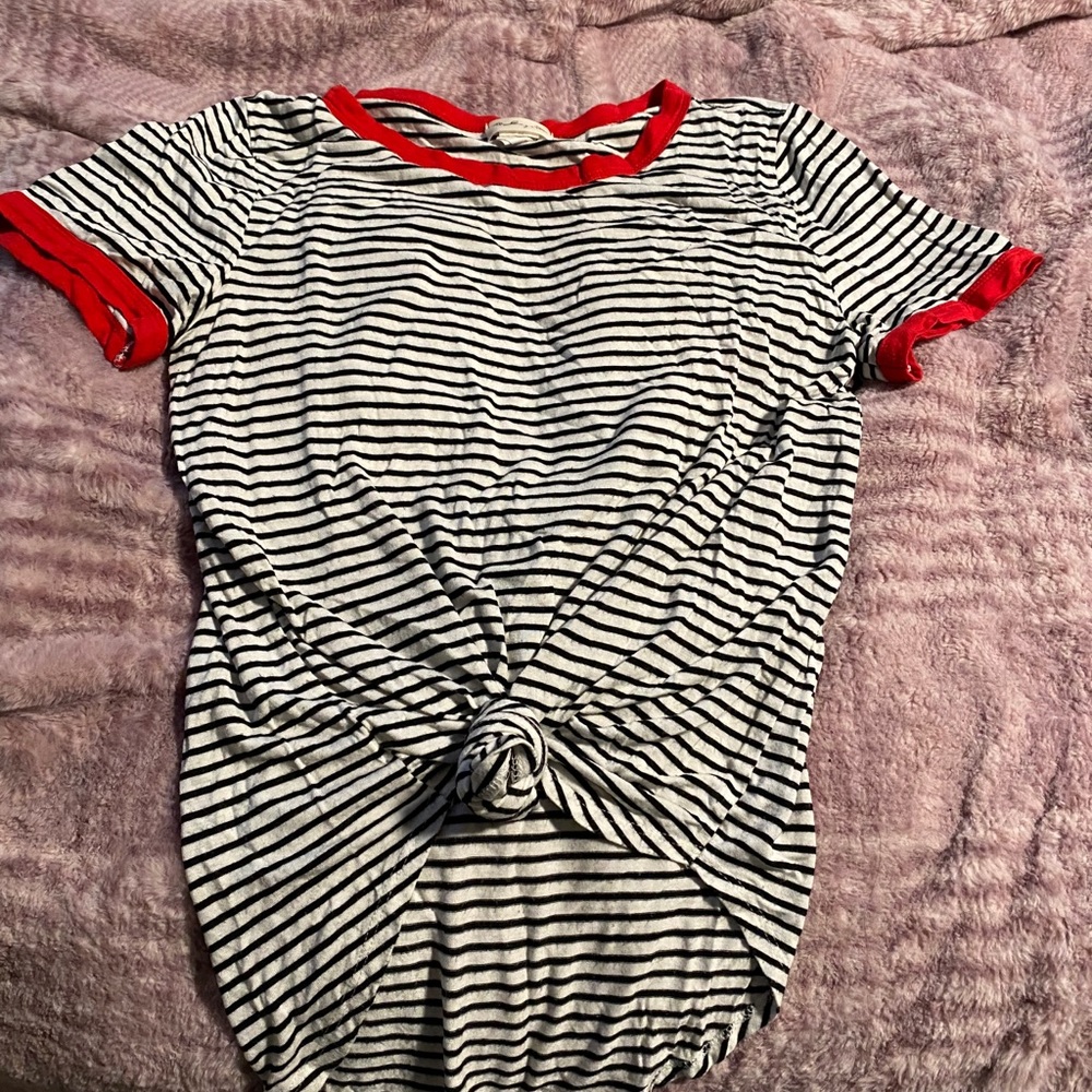Black and white stripes t-shirt